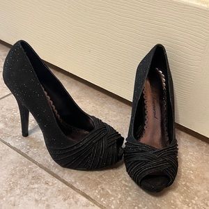 Women’s size 6 Lulu Townsend sparkly black pumps